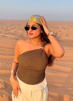 Vanshika - puta in Dubai Photo 1 of 4