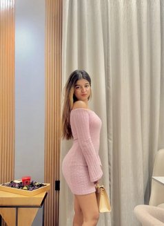 Vanshika - puta in Dubai Photo 3 of 4