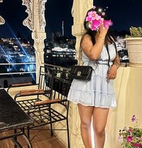 Vanshika - Intérprete de adultos in Noida