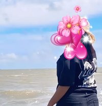 Vanshika - Intérprete de adultos in Noida