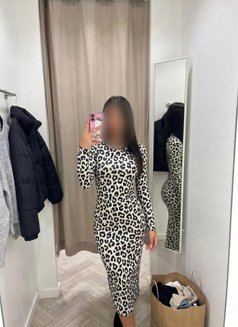 Vanshika Sood - escort in New Delhi Photo 3 of 5