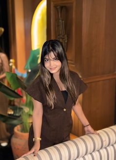Vanshu - escort in Dubai Photo 5 of 7