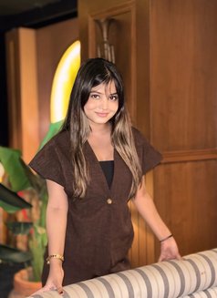 Vanshu - escort in Dubai Photo 6 of 7