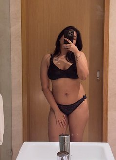 Vanya Cam Ana Real Meet - puta in Kathmandu Photo 2 of 2