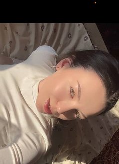 Varia - puta in Hong Kong Photo 3 of 5