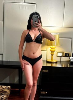 HOT Shivi YOUNG 21 YEARS Single indepent - puta in New Delhi Photo 1 of 4