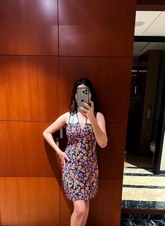 HOT Shivi YOUNG 21 YEARS Single indepent - puta in New Delhi Photo 3 of 4