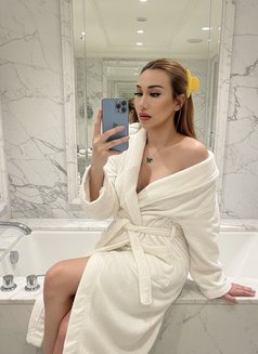 Varonica Thai - Transsexual escort in Abu Dhabi Photo 10 of 12