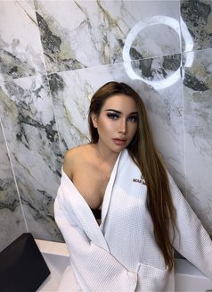 Sophia Hot Massage - Transsexual escort in Abu Dhabi Photo 14 of 16