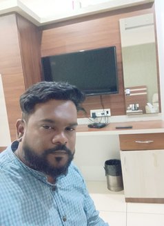 Varorar - Acompañantes masculino in Bangalore Photo 3 of 5