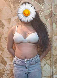 Varsha Hot College Girl - puta in New Delhi Photo 12 of 15