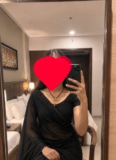 Varsha Independent Girl for Cam & Meet - puta in Hyderabad Photo 1 of 5