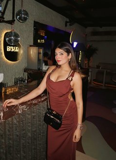 Varsha - escort in Dubai Photo 4 of 5
