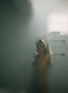 Varsha - puta in Jaipur Photo 7 of 8