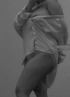 Varsha Sawhney - escort in Noida Photo 4 of 4