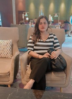 ❣️Varsha Sharma & Cam Show Available ❣️ - puta in Bangalore Photo 1 of 1