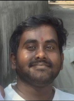 Varun 97 - Acompañantes masculino in Mumbai Photo 2 of 3