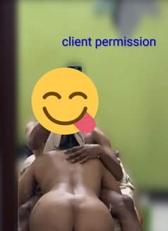Varun 97 - Acompañantes masculino in Mumbai Photo 3 of 3