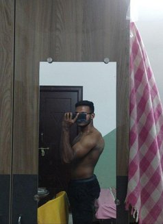 Varun Fuck Buddy - Male escort in Bangalore Photo 1 of 3