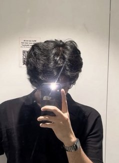 Varun - Male escort in Bangkok Photo 1 of 3