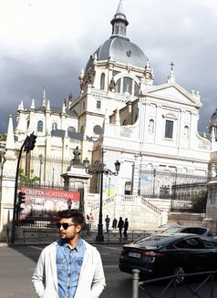 Varun - Male escort in Mumbai Photo 1 of 5