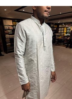 Varun - Male escort in New Delhi Photo 1 of 3