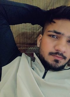 Varun - Male escort in New Delhi Photo 3 of 5