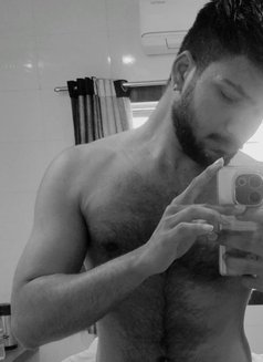 Varun - Male escort in New Delhi Photo 4 of 5