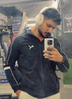 Varun - Male escort in New Delhi Photo 5 of 5