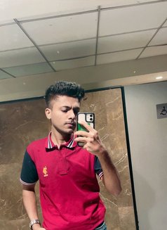 Varun - Male escort in Pune Photo 2 of 5