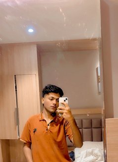 Varun - Male escort in Pune Photo 3 of 5