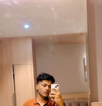 Varun - Male escort in Pune