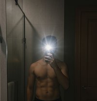 Varun Kumar - Intérprete masculino de adultos in Mumbai