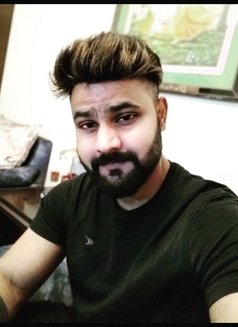 Varun Sood - Male escort in New Delhi Photo 2 of 4