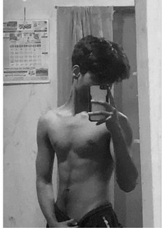 Passionate Varun With 6.5 inches - Male escort in Ghaziabad Photo 1 of 2