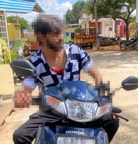 Varuu - Male escort in Bangalore
