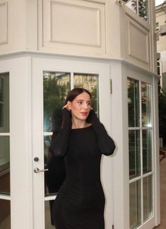 Varya - escort in Dubai Photo 6 of 8