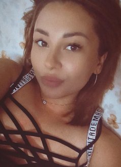 Varya - escort in Paris Photo 5 of 24