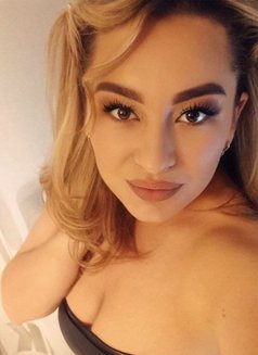Varya - escort in Paris Photo 21 of 24