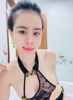 Varya - puta in Da Nang Photo 8 of 15
