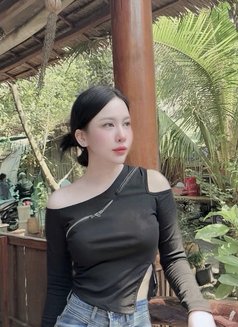 Varya - puta in Da Nang Photo 2 of 5