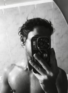 Harsh - Male escort in New Delhi Photo 1 of 7