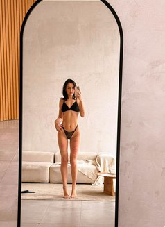 Vasilisa Gorgeus - escort in Dubai Photo 3 of 11