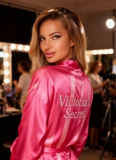 Vasilisa - puta in Marbella Photo 1 of 12