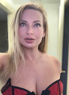 Vasilisa - puta in Marbella Photo 15 of 16