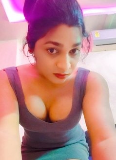 Vasudha Hot Shemale Fun Hitech City - Acompañantes transexual in Hyderabad Photo 11 of 11