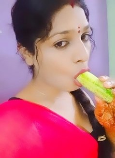 Vasudha Hot Shemale Fun Madhapur - Acompañantes transexual in Hyderabad Photo 1 of 10