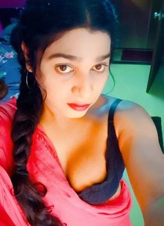 Vasudha - Transsexual escort in Hyderabad Photo 1 of 3
