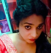 Vasudha - Acompañantes transexual in Hyderabad