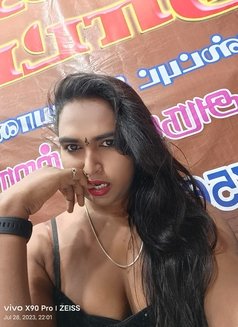 Vasuki - Transsexual escort in Chennai Photo 5 of 7